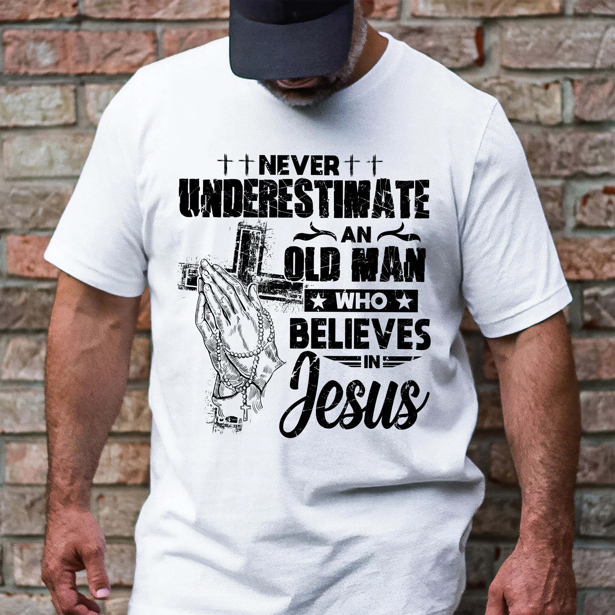 Vintage Men Bible, Christian Gift, Never Underestimate an Old Man Who Believes in Jesus T-shirt