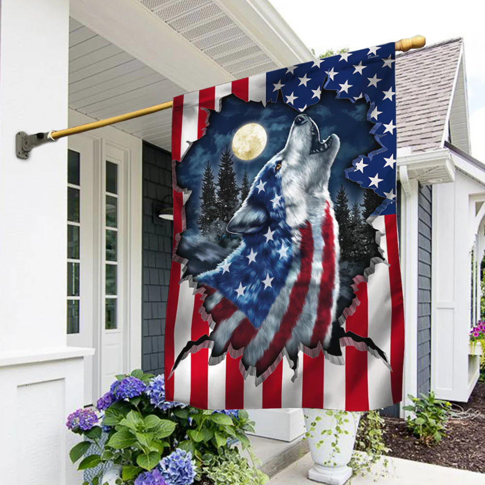 Wolf Howling American Flag