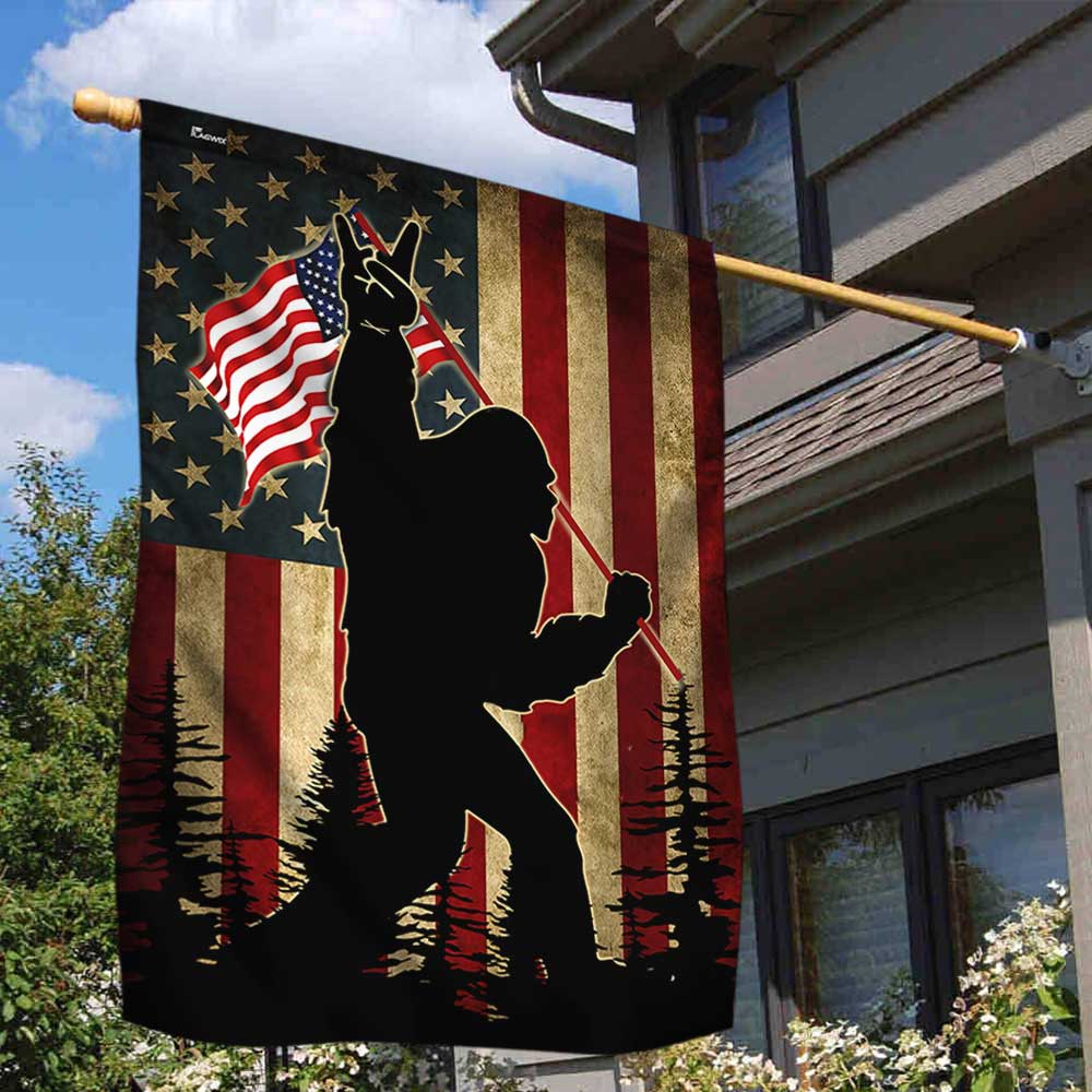 Bigfoot Rock On American Flag DBD2786Fv1
